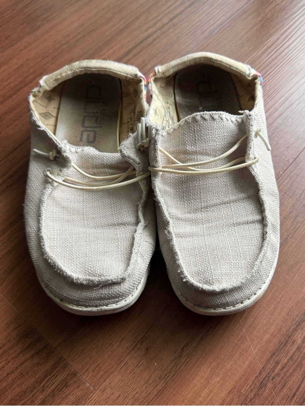 Hey Dude Women’s 9 Grey and Beige Shoes With Multi Color Heel